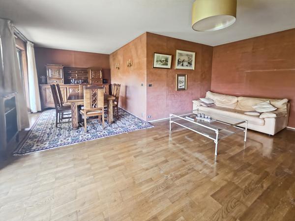 Appartement Verrieres Le Buisson 4 pièce(s)-
