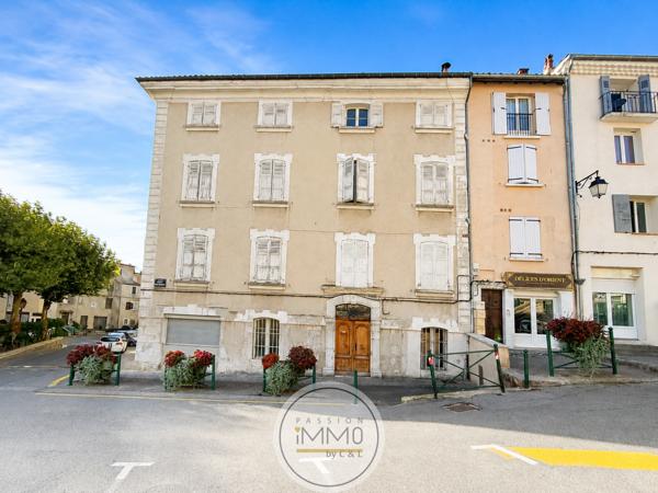 Immeuble 608.09 m² 3 etage(s)