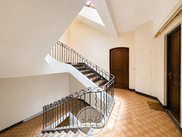 Immeuble 608.09 m² 3 etage(s)