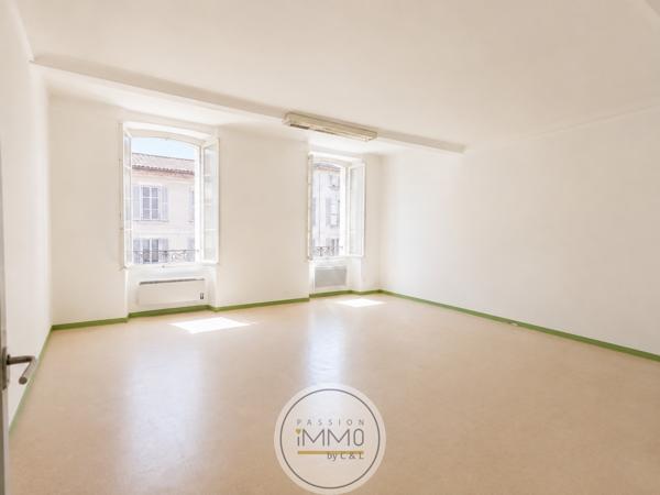 Immeuble 608.09 m² 3 etage(s)