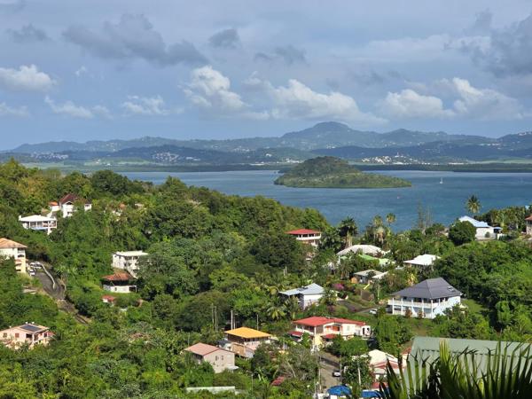 Appartement de standing T4 vue mer à Anse Mitan