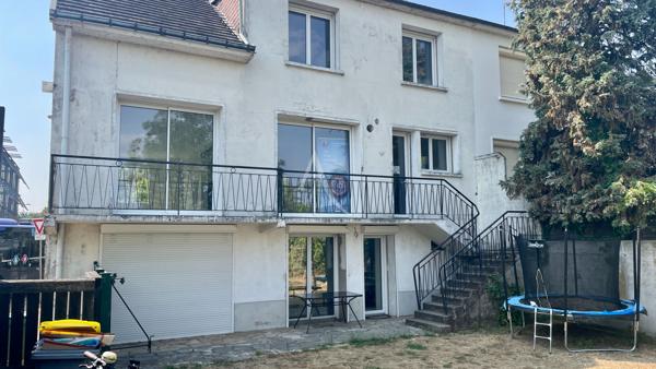 Maison de 8 pièces de 191 m² à Saint-Pierre-des-Corps
