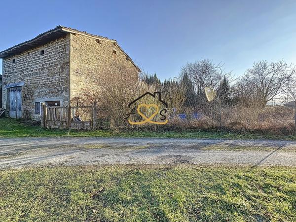 Domaize (63520) Grange à rénover avec terrain à Domaizee