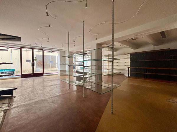 A LOUER - Local commercial de 168m² avec cave à Agen!
