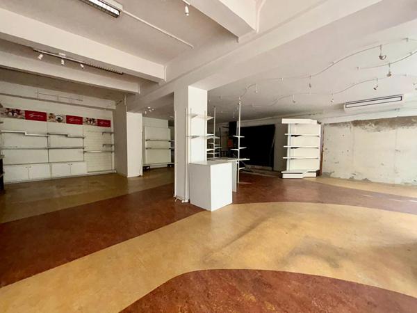 A LOUER - Local commercial de 168m² avec cave à Agen!