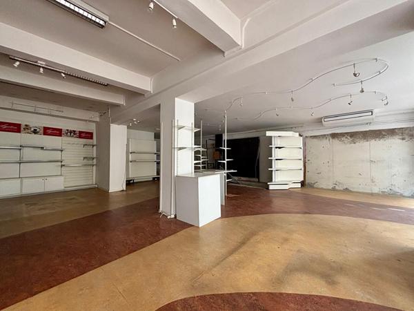 A LOUER - Local commercial de 168m² avec cave à Agen!