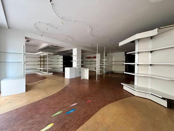 A LOUER - Local commercial de 168m² avec cave à Agen!