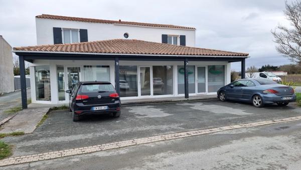 Dpt Charente Maritime (17), A Louer ST-PIERRE D'OLERON idéalement située en cœur de ZAE Local commercial de 48m²