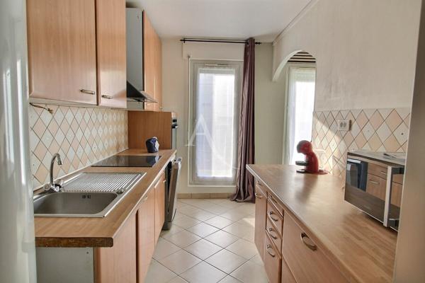 F4 MEUBLÉ 3 CHAMBRES - PARKING COUVERT - TRAPPES