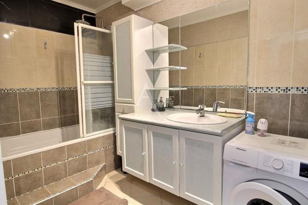 F4 MEUBLÉ 3 CHAMBRES - PARKING COUVERT - TRAPPES