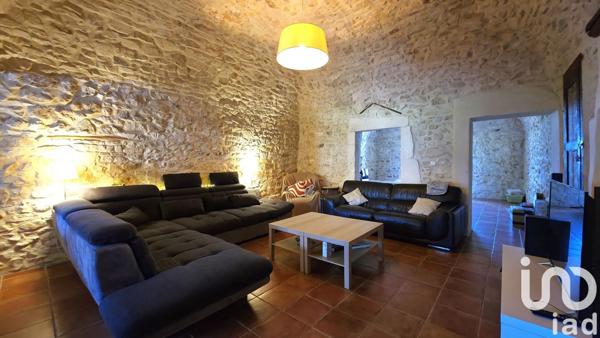 Maison de village 7 pièces de 176 m² à Barjac (30430)