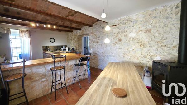 Maison de village 7 pièces de 176 m² à Barjac (30430)