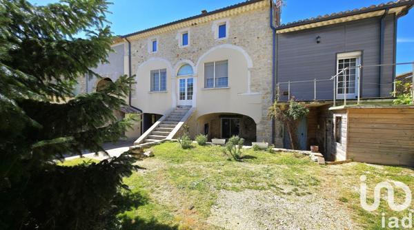 Maison de village 7 pièces de 176 m² à Barjac (30430)