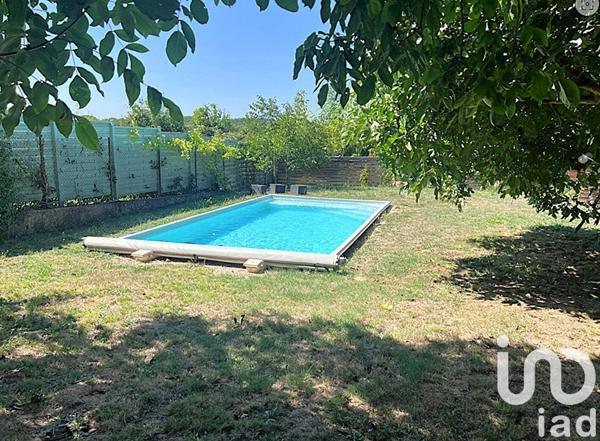 Maison de village 7 pièces de 176 m² à Barjac (30430)