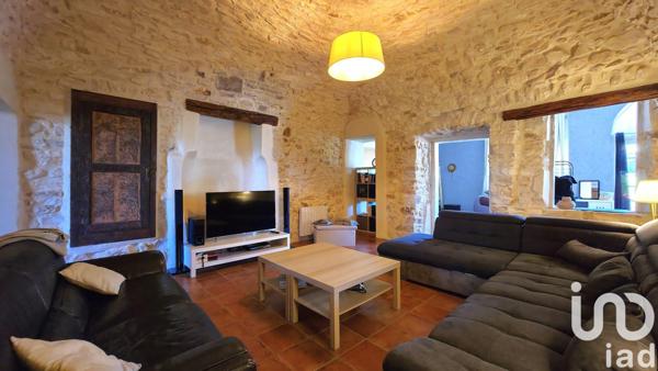 Maison de village 7 pièces de 176 m² à Barjac (30430)