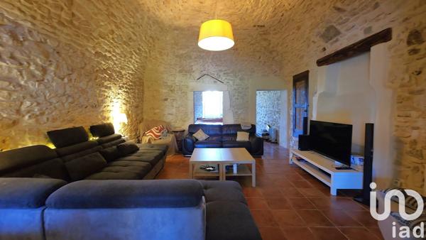 Maison de village 7 pièces de 176 m² à Barjac (30430)