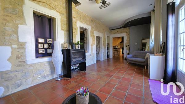 Maison de village 7 pièces de 176 m² à Barjac (30430)