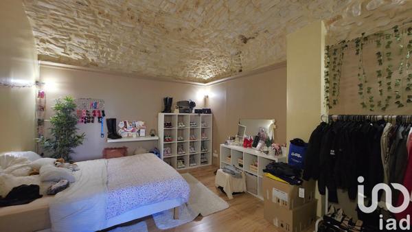 Maison de village 7 pièces de 176 m² à Barjac (30430)