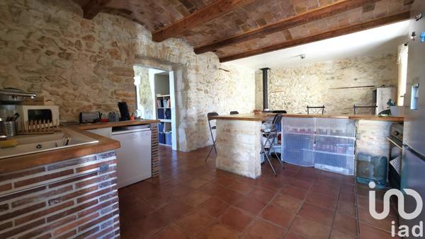 Maison de village 7 pièces de 176 m² à Barjac (30430)