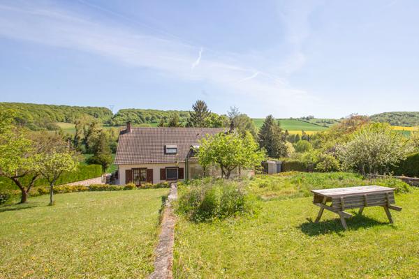 Maison de Maçon 122 m2 + Grand Sous sol ;sur un Terrain de 1,6 Hectare ? Les Andelys