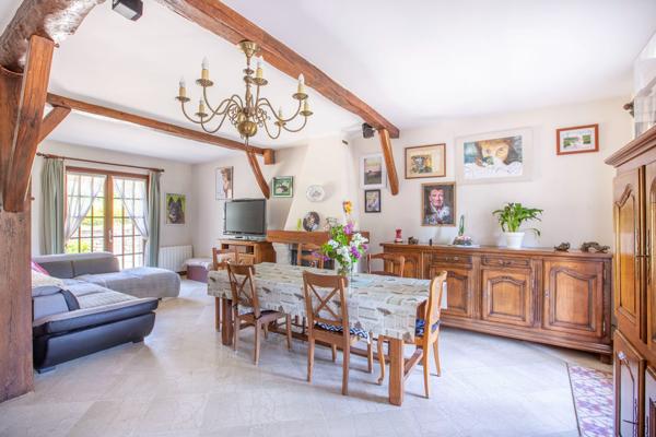 Maison de Maçon 122 m2 + Grand Sous sol ;sur un Terrain de 1,6 Hectare ? Les Andelys
