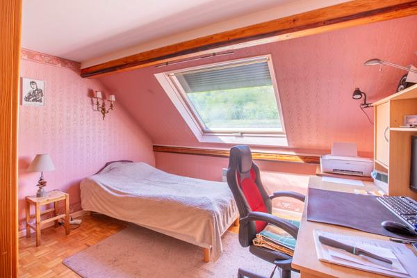 Maison de Maçon 122 m2 + Grand Sous sol ;sur un Terrain de 1,6 Hectare ? Les Andelys