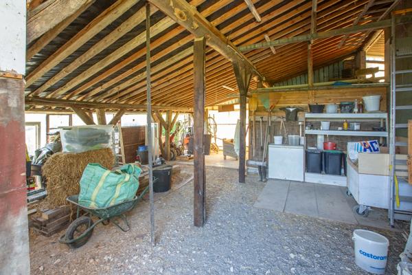 Maison de Maçon 122 m2 + Grand Sous sol ;sur un Terrain de 1,6 Hectare ? Les Andelys