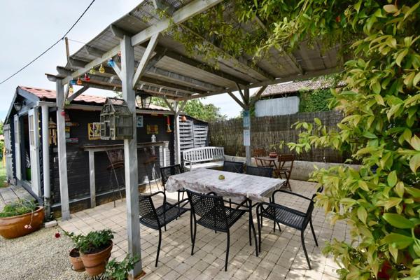 Dpt Gers (32), à vendre BASSOUES maison en pierre, 190 m2 avec jardin 5000 m2 et piscine