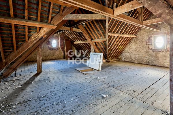 MAISON BOURGOISE AVEC TERRAIN ET DEPENDANCES - TOUQUES