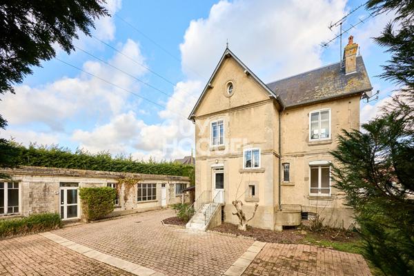 MAISON BOURGOISE AVEC TERRAIN ET DEPENDANCES - TOUQUES