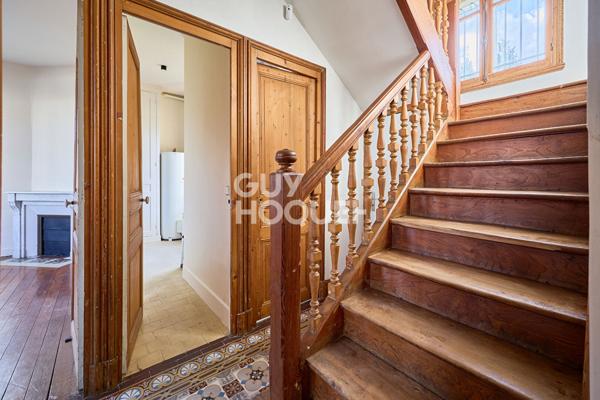 MAISON BOURGOISE AVEC TERRAIN ET DEPENDANCES - TOUQUES