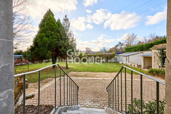 MAISON BOURGOISE AVEC TERRAIN ET DEPENDANCES - TOUQUES