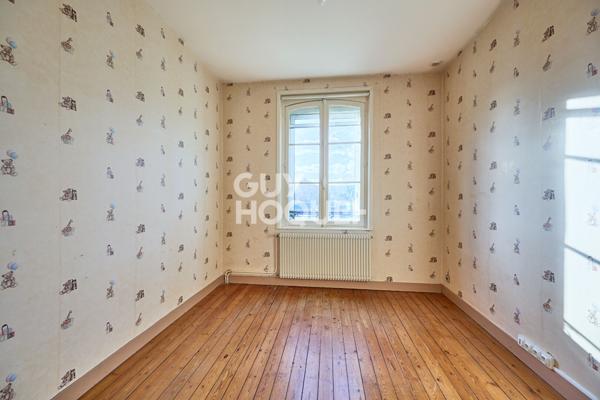 MAISON BOURGOISE AVEC TERRAIN ET DEPENDANCES - TOUQUES