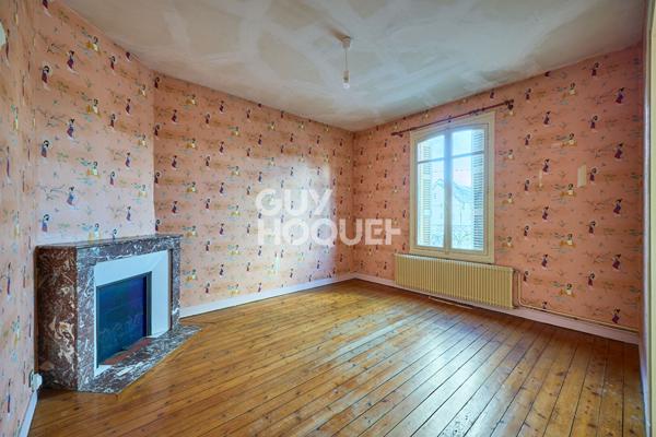 MAISON BOURGOISE AVEC TERRAIN ET DEPENDANCES - TOUQUES