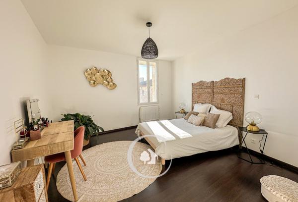 Saint-André-de-Cubzac (33240) BÂTISSE T6 - 5 CHAMBRES - PISCINE