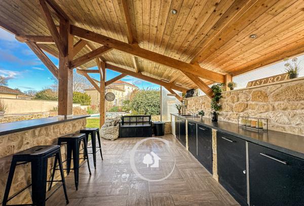 Saint-André-de-Cubzac (33240) BÂTISSE T6 - 5 CHAMBRES - PISCINE