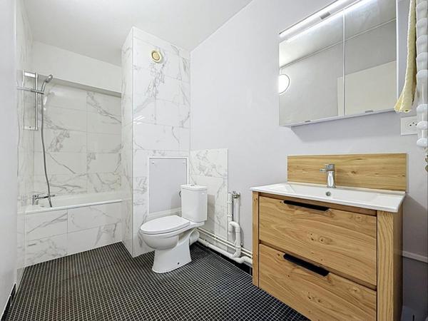 Grand studio avec balcon au pied du métro Villejuif Léo Lagrange