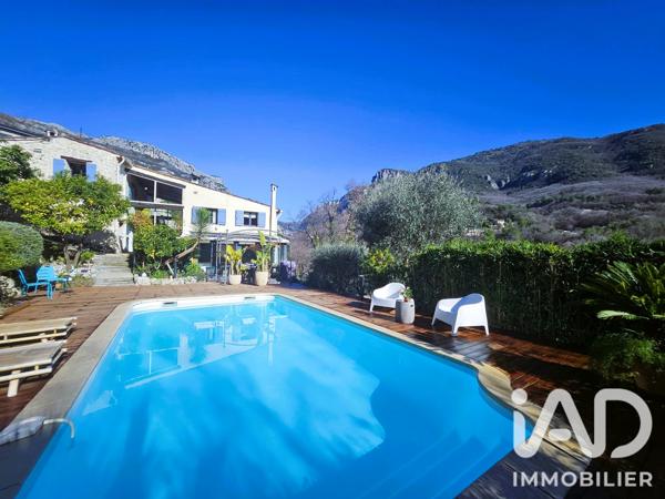 Maison à vendre 11 pièces 200 m² Le Bar-sur-Loup