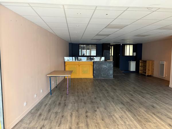 Local commercial 5 pièce(s) 175 m²