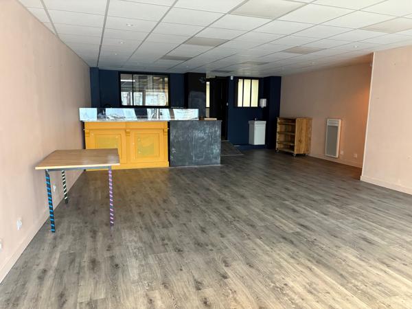 Local commercial 5 pièce(s) 175 m²