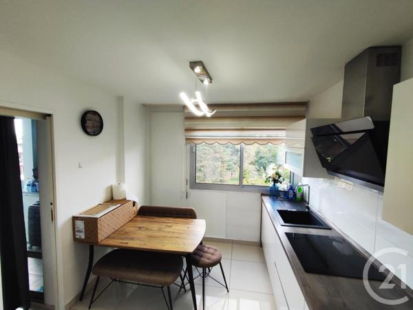 Appartement T5 à vendre  5 pièces - 76,88 m2 BRON - 69