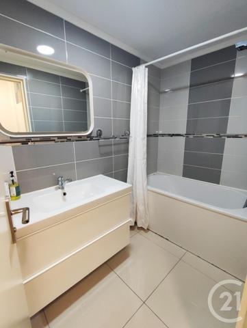 Appartement T5 à vendre  5 pièces - 76,88 m2 BRON - 69