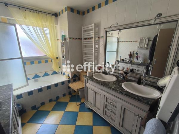 Maison 6 pièces - 211 m²