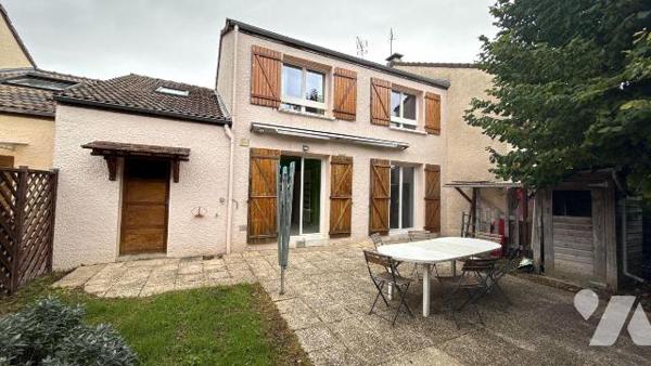 A vendre - Châlons-en-Champagne, secteur hôpital - Maison T6 de 108 m² avec terrasse et jardin
...