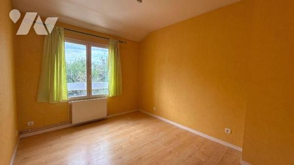 A vendre - Châlons-en-Champagne, secteur hôpital - Maison T6 de 108 m² avec terrasse et jardin
...