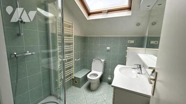 A vendre - Châlons-en-Champagne, secteur hôpital - Maison T6 de 108 m² avec terrasse et jardin
...