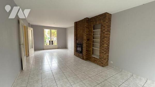 A vendre - Châlons-en-Champagne, secteur hôpital - Maison T6 de 108 m² avec terrasse et jardin
...