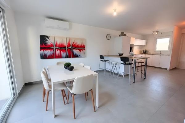 Maison contemporaine 96 m² RT2012 – 4 pièces – Terrasse et jardin clos – Bourg de Ploeren, proche Vannes et Go
