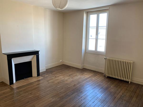 Maison Argenton-sur-creuse 93 m2