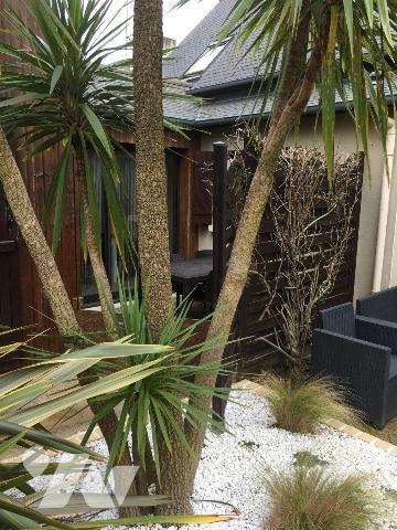 Pour famille nombreuse ou personnes recherchant une rentabilité locative, à Cancale proximité c...